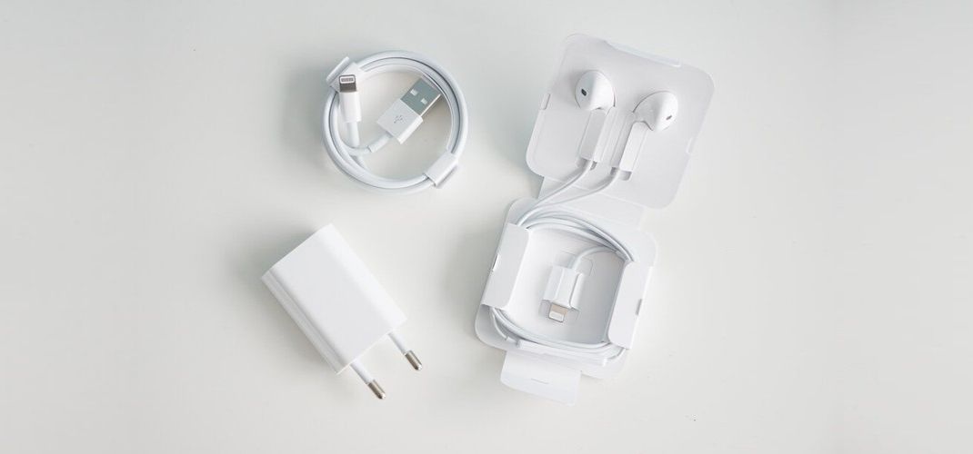 Procon-SP vai exigir que Apple disponibilize carregador para iPhones